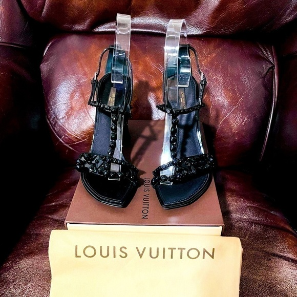 LOUIS Vuitton silk sandals crystal embellishments, patent leather fringe. EU 38 - Picture 1 of 12